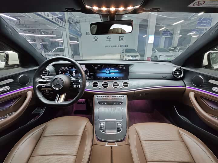 Photo 4 - Mercedes-Benz E-Class