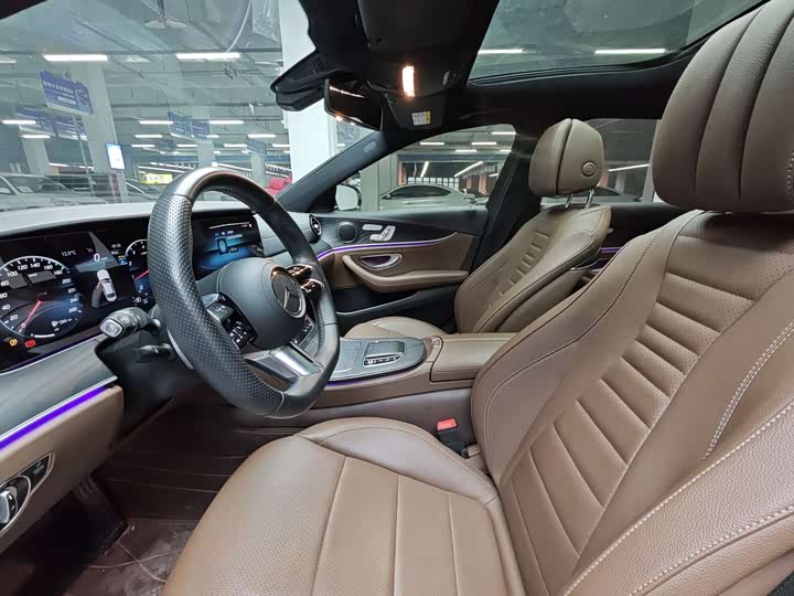 Photo 5 - Mercedes-Benz E-Class