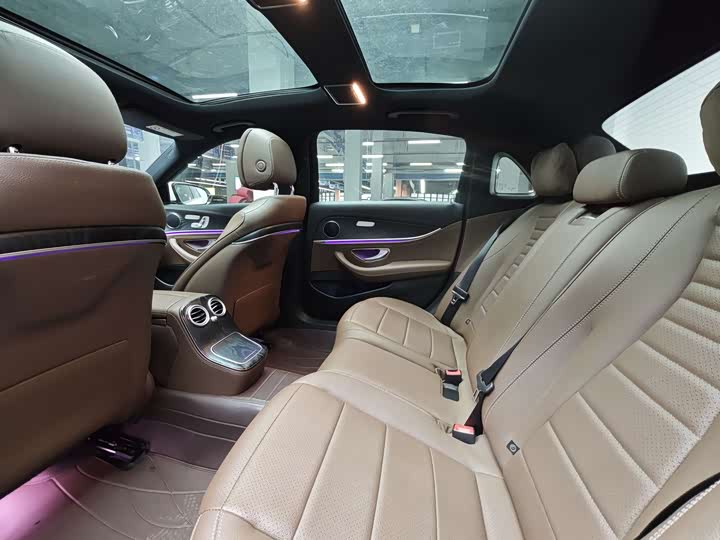 Photo 6 - Mercedes-Benz E-Class