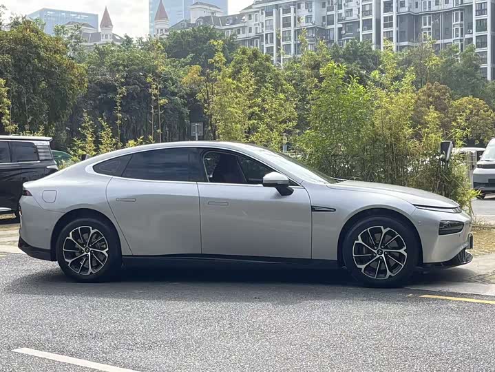 Фото 9 - XPeng P7