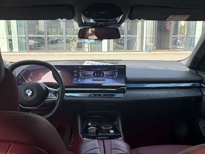 Фото 8 - BMW 5 Series