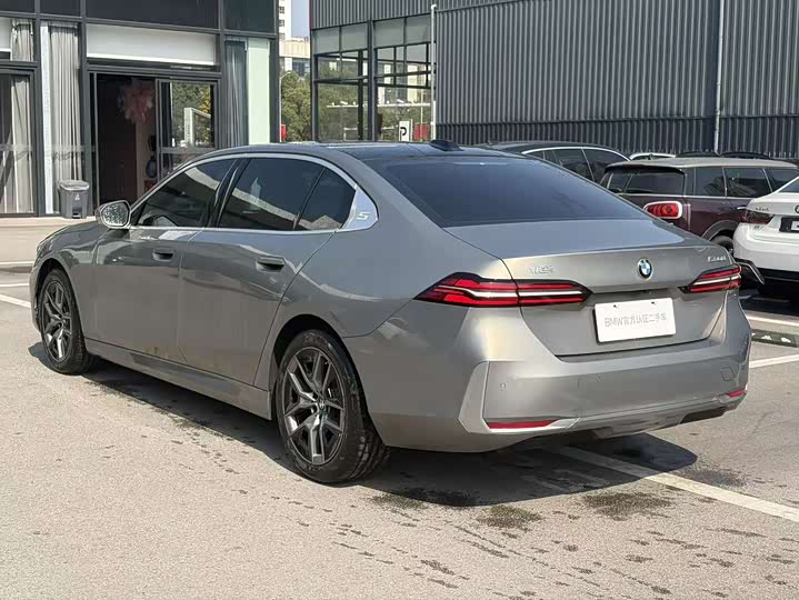 Фото 9 - BMW 5 Series