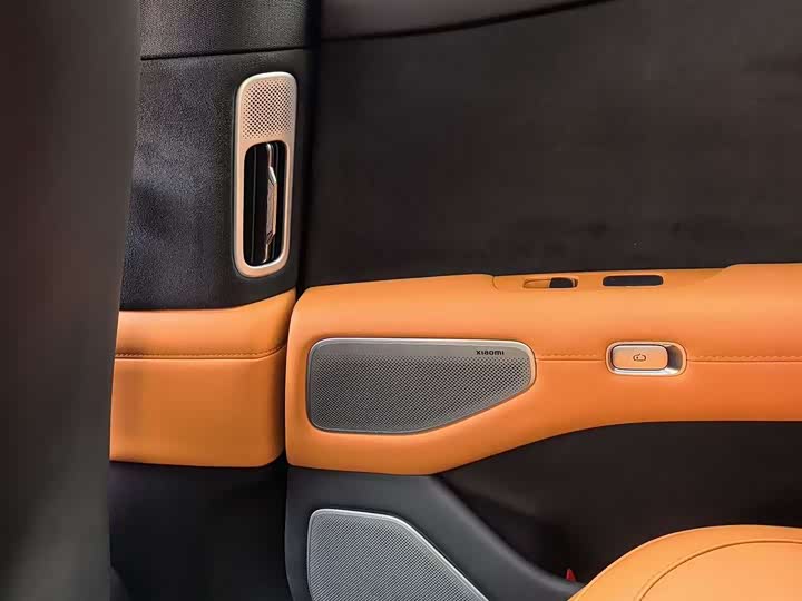 Photo 8 - Xiaomi YU7