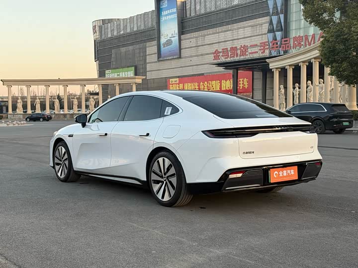 Photo 7 - Geely Galaxy E8