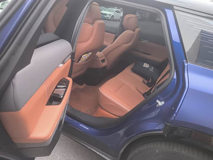 Фото 8 - Cadillac Optiq