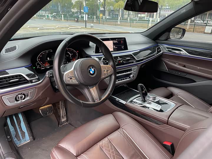 Фото 6 - BMW 7 Series