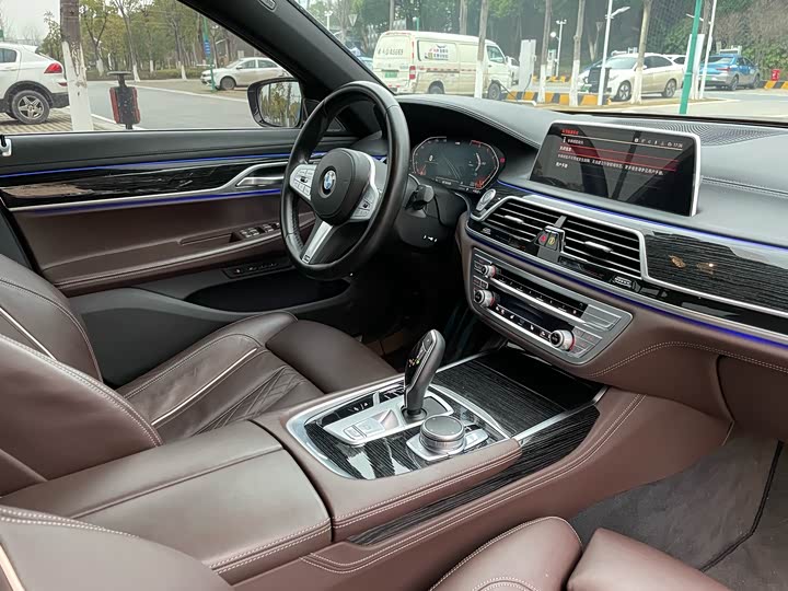 Фото 7 - BMW 7 Series