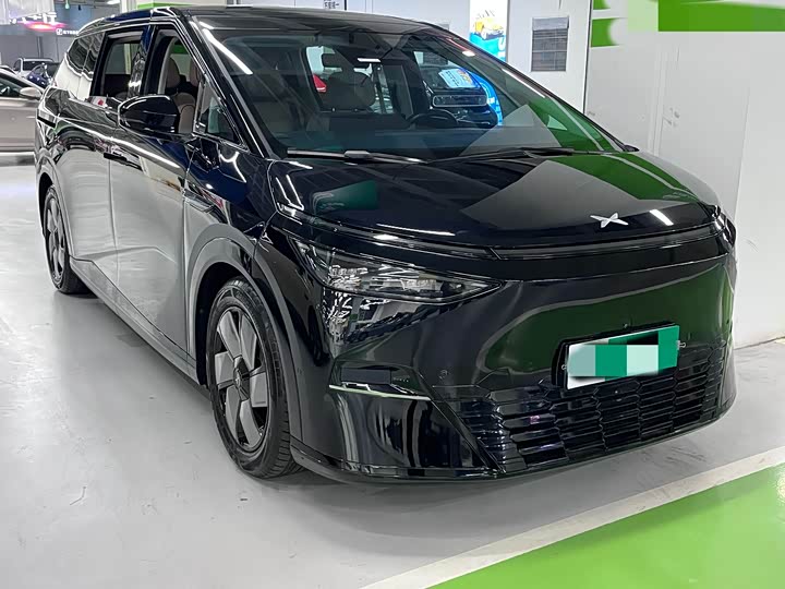 Фото 3 - XPeng X9