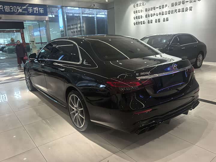 Photo 4 - Mercedes-Benz E-Class