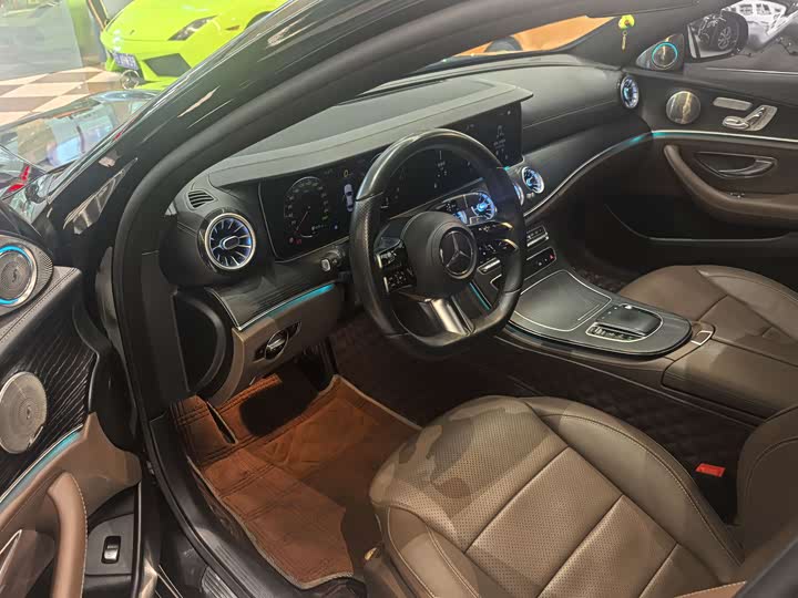 Photo 7 - Mercedes-Benz E-Class