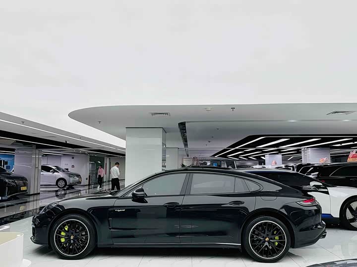 Фото 3 - Porsche Panamera Hybrid