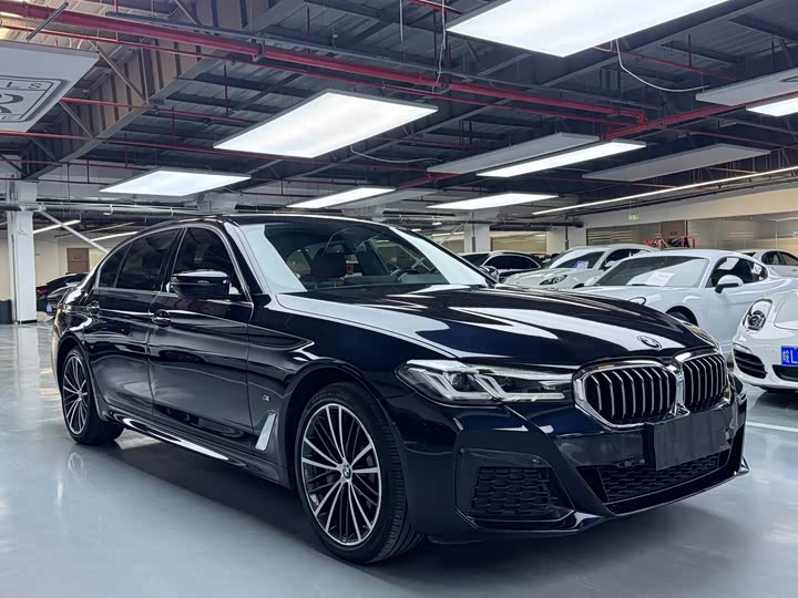 Фото 3 - BMW 5 Series