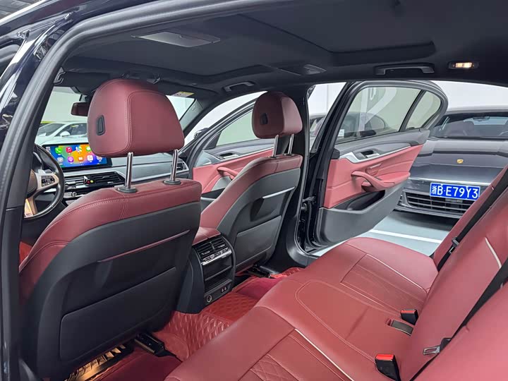 Фото 8 - BMW 5 Series