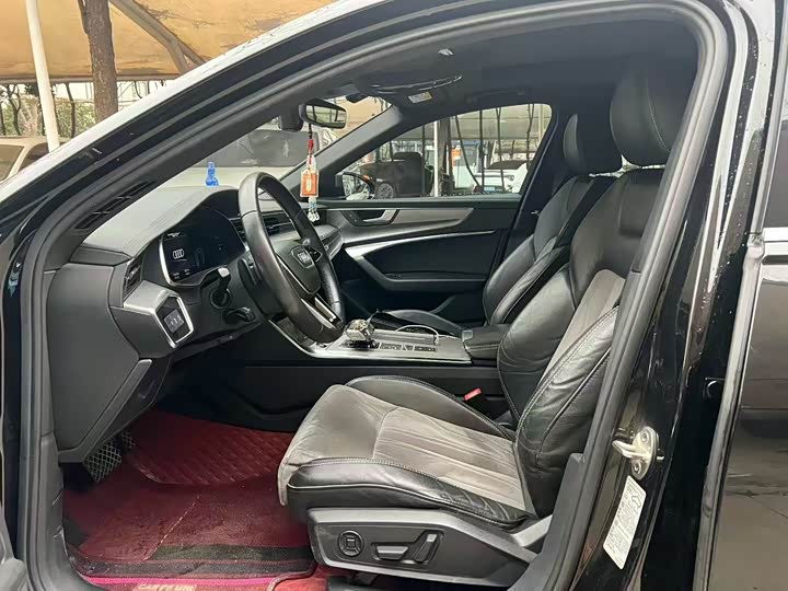 Фото 4 - Audi A6L