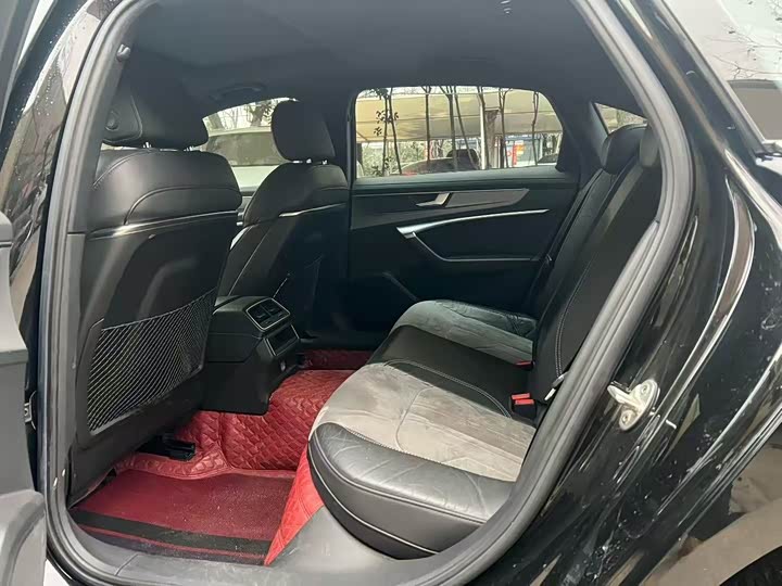 Фото 5 - Audi A6L