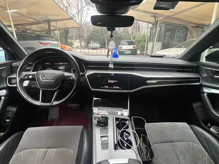 Фото 7 - Audi A6L