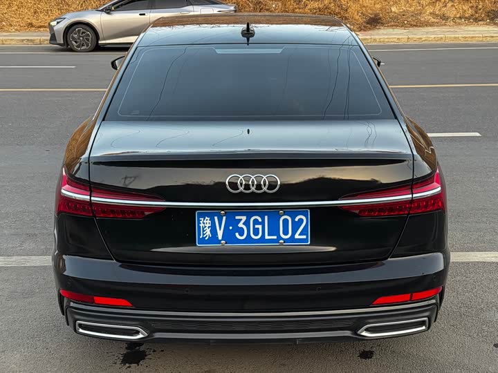 Фото 9 - Audi A6L