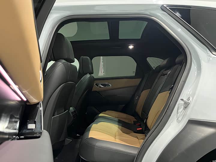 Фото 8 - Land Rover Range Rover Velar