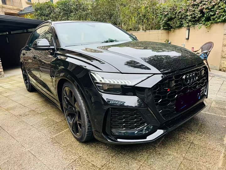 Фото 2 - Audi RS Q8