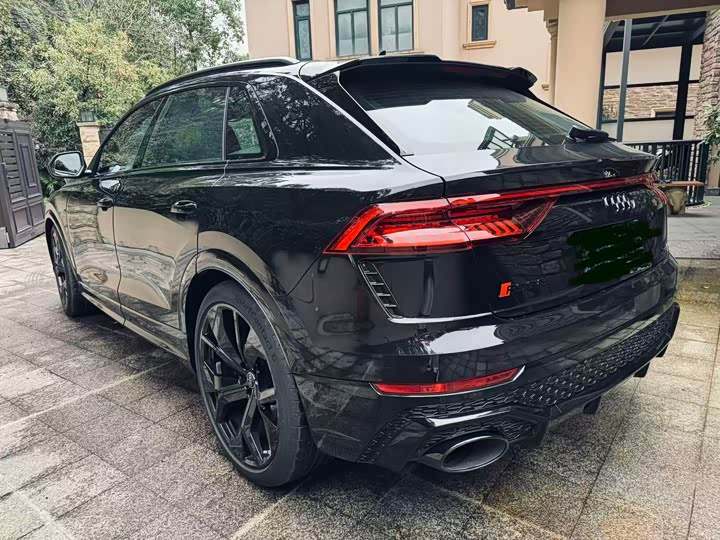 Фото 4 - Audi RS Q8