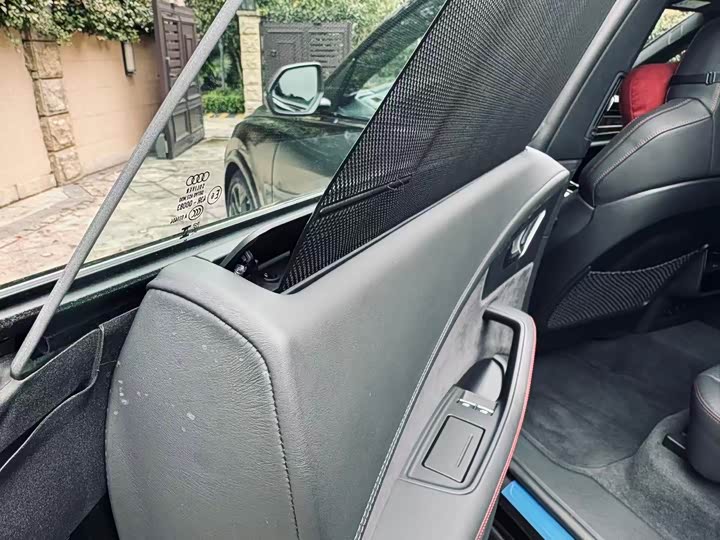 Фото 9 - Audi RS Q8