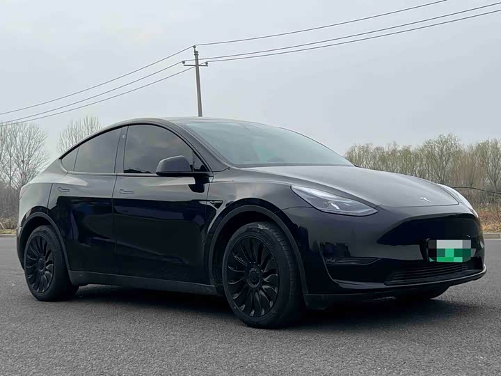 Фото 3 - Tesla Model Y