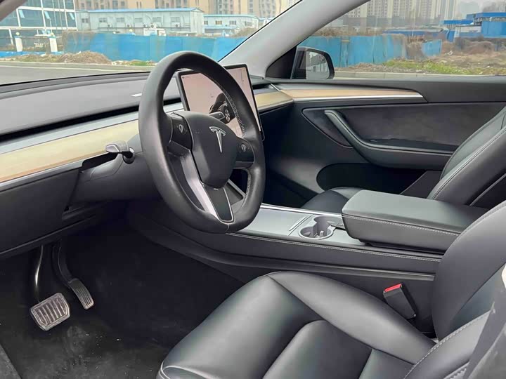 Фото 4 - Tesla Model Y