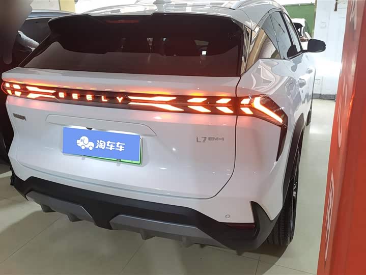 Фото 3 - Geely Galaxy L7