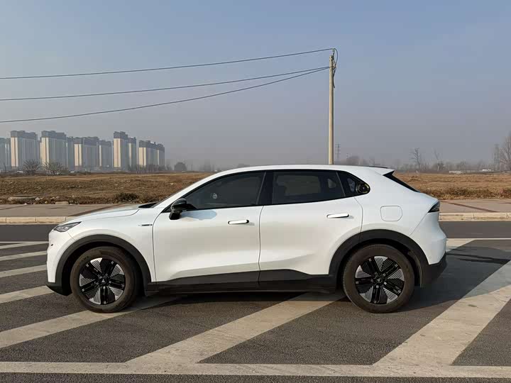 Фото 8 - Changan Deepal S05
