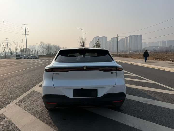 Фото 9 - Changan Deepal S05