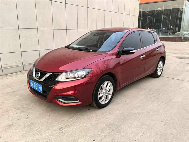 Фото 1 - Nissan Tiida