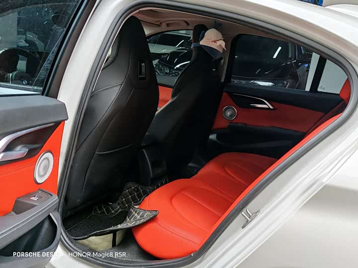 Фото 3 - BMW 1 Series