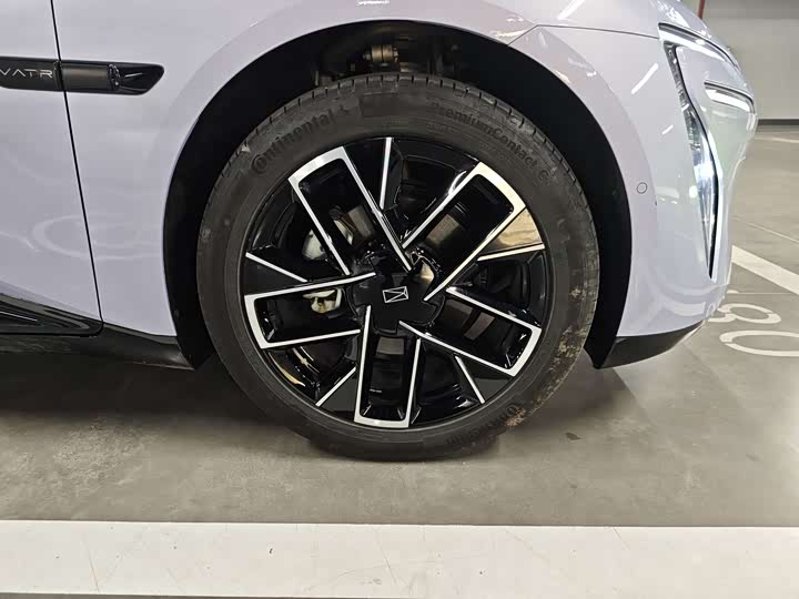 Фото 4 - Avatr 06