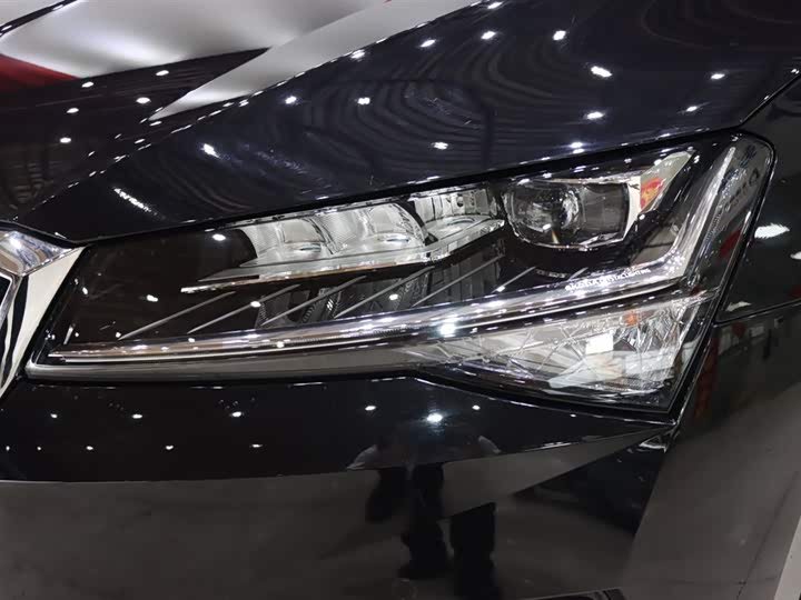 Фото 7 - Skoda Superb