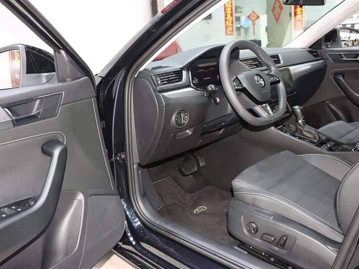 Фото 9 - Skoda Superb