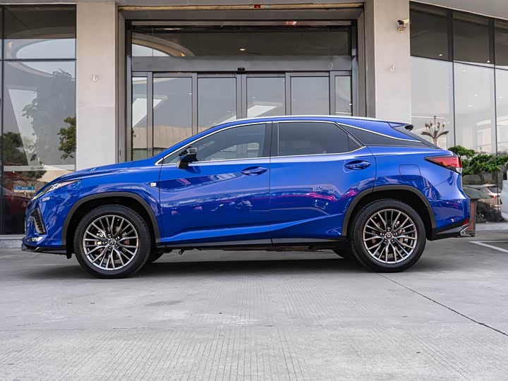 Фото 4 - Lexus RX