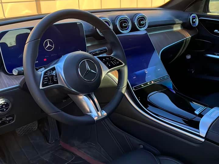 Фото 4 - Mercedes-Benz C-Class