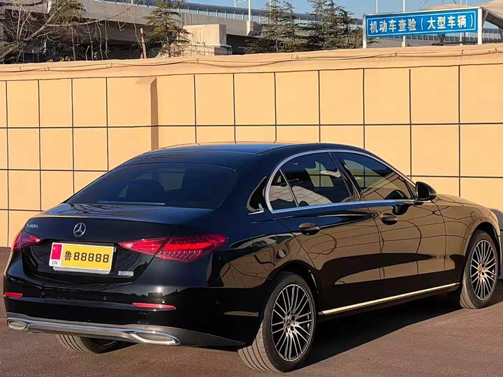 Фото 9 - Mercedes-Benz C-Class