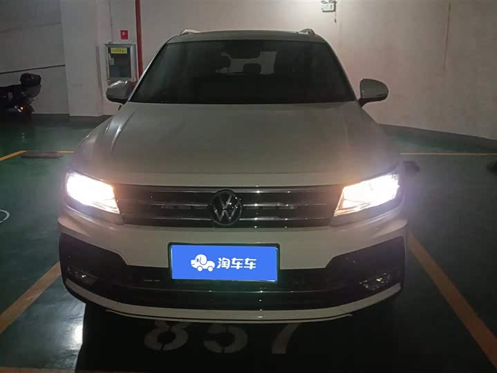 Фото 2 - Volkswagen Tiguan L Hybrid