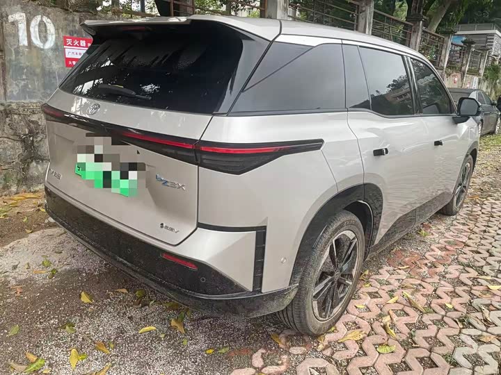 Photo 9 - Toyota bZ3X