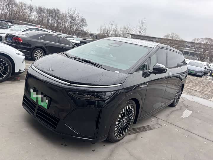 Фото 1 - XPeng X9