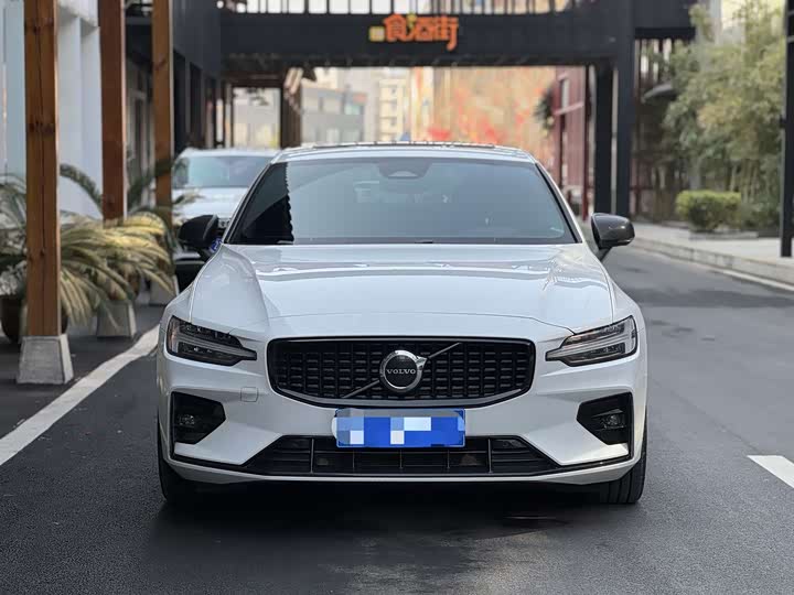 Фото 2 - Volvo S60