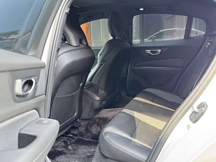 Фото 6 - Volvo S60