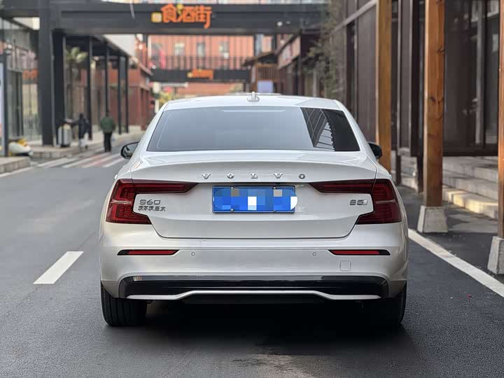 Фото 8 - Volvo S60