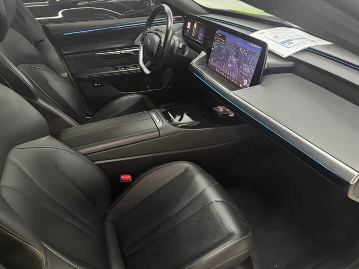 Фото 8 - XPeng P7