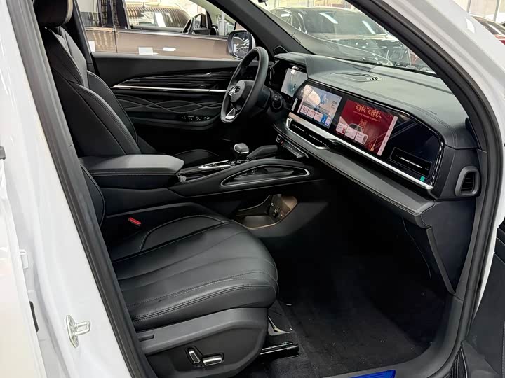 Фото 6 - Geely Monjaro