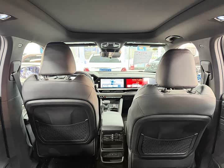 Фото 7 - Geely Monjaro