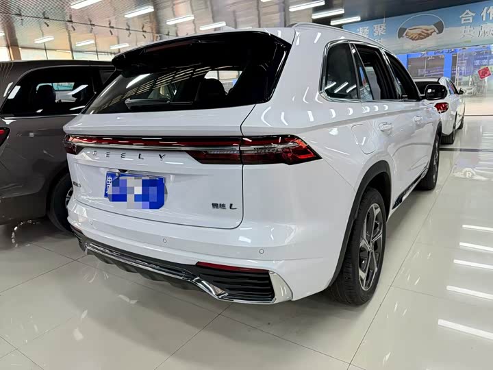 Фото 8 - Geely Monjaro