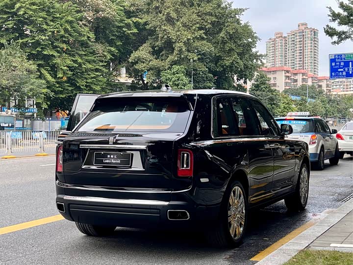 Фото 3 - Rolls-Royce Cullinan