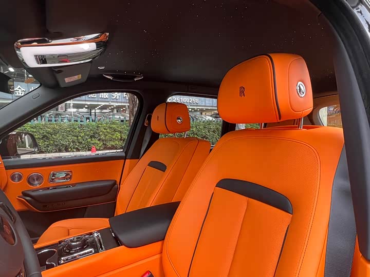 Фото 8 - Rolls-Royce Cullinan